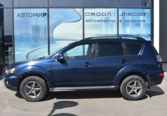 Подержанный автомобиль Mitsubishi Outlander 2011 года (8 фото)