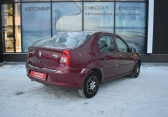 Подержанный автомобиль Renault Logan Sedan 2010 года (5 фото)