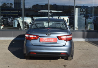 Подержанный автомобиль Kia Rio Sedan 2012 года (6 фото)