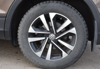 Подержанный автомобиль Volkswagen Tiguan 2020 года (9 фото)
