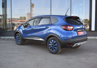 Подержанный автомобиль Renault Kaptur 2020 года (7 фото)