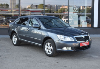 Подержанный автомобиль Skoda Octavia Liftback 2012 года (3 фото)