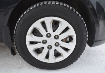 Подержанный автомобиль Kia Cerato Sedan 2011 года (9 фото)