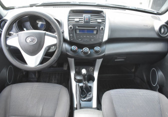 Подержанный автомобиль Lifan X60 2013 года (12 фото)