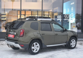 Подержанный автомобиль Renault Duster 2017 года (5 фото)