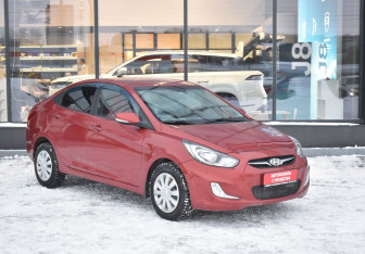 Подержанный автомобиль Hyundai Solaris Sedan 2011 года (3 фото)