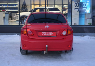 Подержанный автомобиль Toyota Corolla Sedan 2007 года (6 фото)