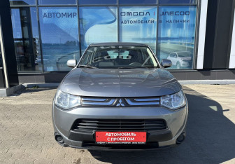 Подержанный автомобиль Mitsubishi Outlander 2012 года (2 фото)