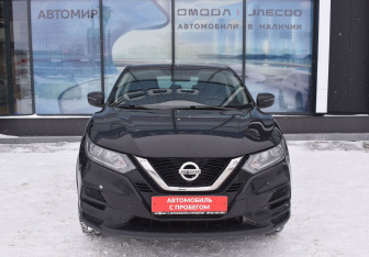 Подержанный автомобиль Nissan Qashqai 2021 года (2 фото)