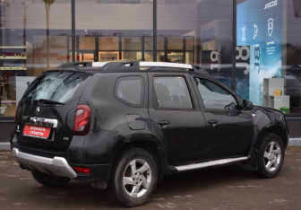 Подержанный автомобиль Renault Duster 2017 года (5 фото)