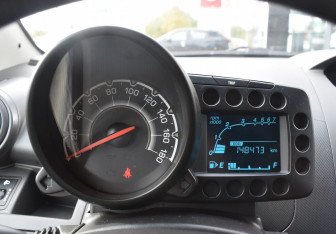 Подержанный автомобиль Chevrolet Spark 2011 года (15 фото)