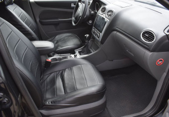 Подержанный автомобиль Ford Focus Hatchback 2011 года (10 фото)