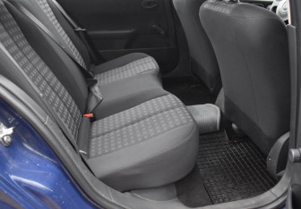 Подержанный автомобиль Renault Megane Sedan 2007 года (11 фото)