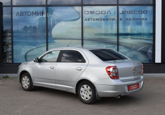 Подержанный автомобиль Chevrolet Cobalt Sedan 2013 года (7 фото)