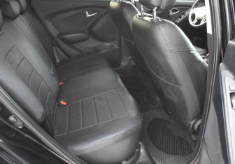 Подержанный автомобиль Hyundai ix35 2011 года (11 фото)