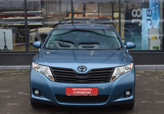 Подержанный автомобиль Toyota Venza 2010 года (2 фото)