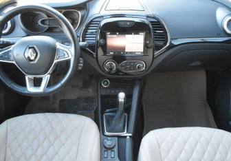 Подержанный автомобиль Renault Kaptur 2020 года (12 фото)