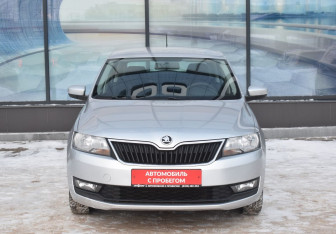 Подержанный автомобиль Skoda Rapid Liftback 2017 года (2 фото)