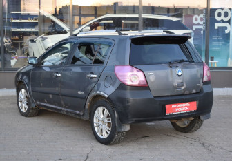 Подержанный автомобиль Geely MK Cross 2012 года (7 фото)