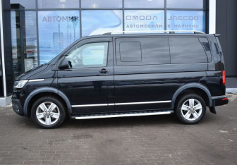 Подержанный автомобиль Volkswagen Multivan 2020 года (8 фото)