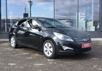 Подержанный автомобиль Hyundai Solaris Sedan 2015 года (3 фото)