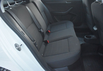 Подержанный автомобиль Skoda Rapid Liftback 2021 года (11 фото)