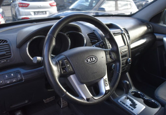 Подержанный автомобиль Kia Sorento 2011 года (13 фото)