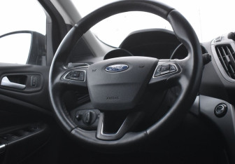 Подержанный автомобиль Ford Kuga 2017 года (13 фото)