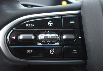 Подержанный автомобиль Omoda C5 2023 года (14 фото)