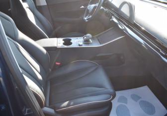 Подержанный автомобиль Omoda C5 2024 года (10 фото)