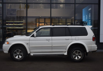 Подержанный автомобиль Mitsubishi Pajero Sport 2007 года (8 фото)