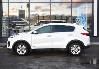 Подержанный автомобиль Kia Sportage 2017 года (8 фото)