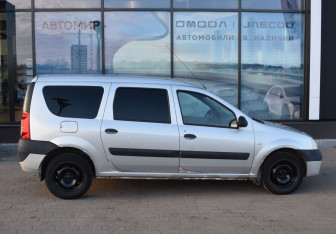 Подержанный автомобиль Dacia Logan Wagon 2007 года (4 фото)