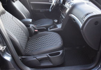 Подержанный автомобиль Skoda Octavia Liftback 2012 года (10 фото)