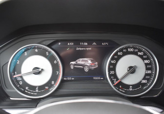 Подержанный автомобиль Volkswagen Touareg 2018 года (15 фото)