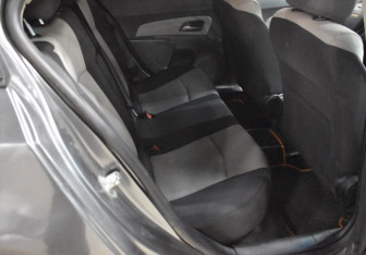 Подержанный автомобиль Chevrolet Cruze Sedan 2011 года (11 фото)