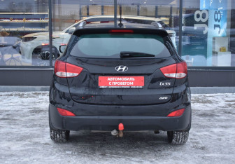 Подержанный автомобиль Hyundai ix35 2013 года (6 фото)