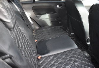 Подержанный автомобиль Ford Fusion 2008 года (11 фото)