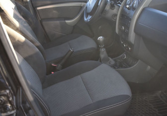 Подержанный автомобиль Renault Duster 2018 года (10 фото)