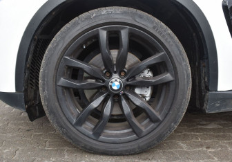 Подержанный автомобиль BMW X5 2014 года (11 фото)