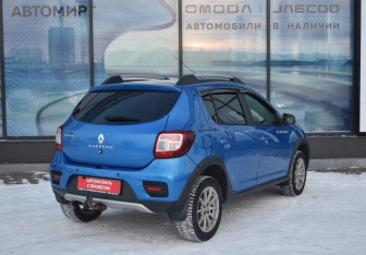 Подержанный автомобиль Renault Sandero 2018 года (5 фото)