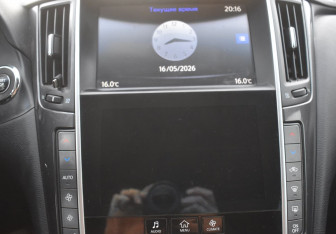 Подержанный автомобиль Infiniti Q50 2015 года (17 фото)
