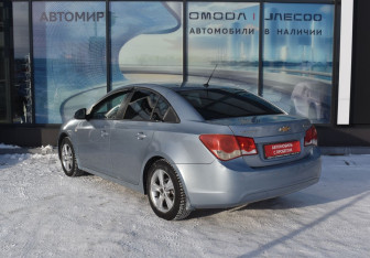 Подержанный автомобиль Chevrolet Cruze Sedan 2009 года (7 фото)