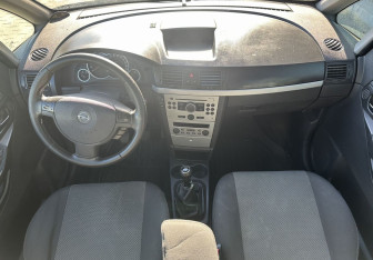 Подержанный автомобиль Opel Meriva 2008 года (12 фото)