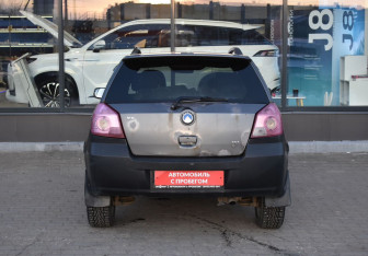 Подержанный автомобиль Geely MK Cross 2012 года (6 фото)