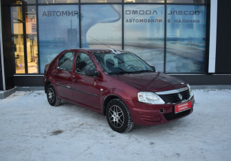 Подержанный автомобиль Renault Logan Sedan 2010 года (3 фото)