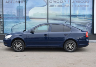 Подержанный автомобиль Skoda Octavia Liftback 2011 года (8 фото)
