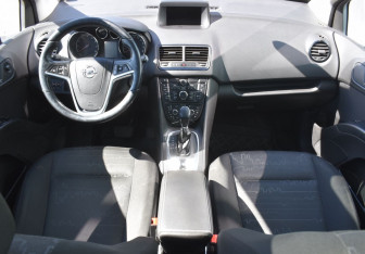 Подержанный автомобиль Opel Meriva 2014 года (11 фото)