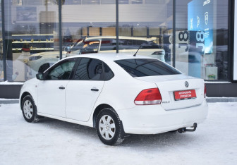 Подержанный автомобиль Volkswagen Polo Sedan 2013 года (7 фото)