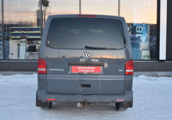 Подержанный автомобиль Volkswagen Caravelle 2011 года (6 фото)